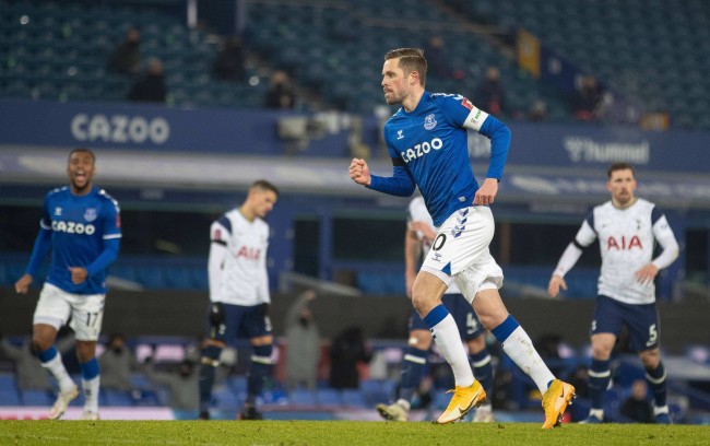 两名核心后 两名核心后